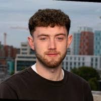 Stephen Comiskey's Instagram, Twitter & Facebook