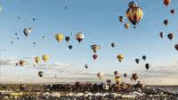 Four people died and one person was in critical condition after a hot air balloon they were riding in hit power lines in new mexico's largest city, police said saturday. Hot Air Balloons Gifs Get The Best Gif On Giphy