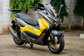 Lihat ide lainnya tentang motor, motor yamaha, sepeda. Yamaha Nmax Facelift 2019 Modif Kembali Hadir Versi Turing Muka Serem Gridoto Com
