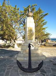 Unete al equipo san martin. Busto De San Martin A Sus Pies El Ancla Del Vapor Villarino Bild Von Plaza San Martin Camarones Tripadvisor