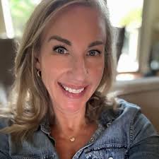 Laurie Anderson engages with an AI chatbot of her long-time partner, Lou  Reed, who died a decade ago. A cure for loneliness or a crutch preventing  young people from finding real-life love?