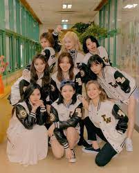 Kemaren sudah kita bagi akan gambar ikan lucu, baik berasal dari ikan hias maupun ikan konsumsi air tawar dan juga ikan hias air laut. Twice íŠ¸ì™€ì´ìŠ¤ On Instagram University Twice Selebritas Gambar