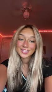 Lindsey Kaplan's Instagram, Twitter & Facebook