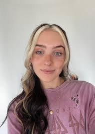 Amanda Mcfall's Instagram, Twitter & Facebook