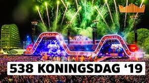 40.000 man ging op 538 koningsdag van links naar rechts! 538 Oranjedag 2021 Tickets Line Up 24 April Breda