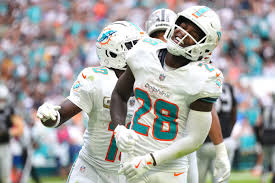 Miami Dolphins, Mike McDaniel take approach similar to Florida Panthers