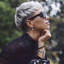 Mit kurzen haaren kann man keine spannenden frisuren machen? 50 Ideen Fur Undercut Frauen Zum Entlehnen Und Nachmachen
