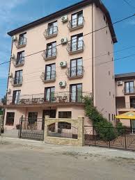 It offers free wifi and a restaurant with traditional romanian and chinese cuisine. Vila Acelya Eforie Nord Contact Direct