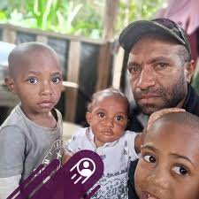 Quick! It's an emergency! Tag who you'd borrow rice from when you run out.  #WinimOlgeta #PNGmade