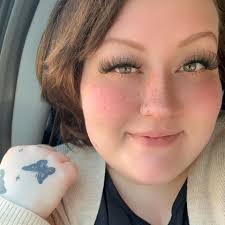 Nail tech with extensive experience in limited mobility nails