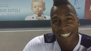 Profil Armando Cooper