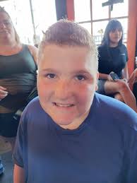 Hey what's up people I'm 14 with autism I'ma guy, message me