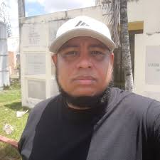 Eddy Herrera en el sepelio de Rubby perez. #Elrealbelen #tumba #cementerio  #merengue #hediherrera