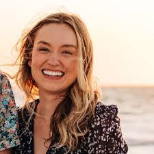 Bailey Barnett's Instagram, Twitter & Facebook