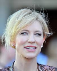 Volné pro modne damske ucesy s oholenymi chramami uces s efektom oholenych chramov efekt oholeneho. Inspirace V Kazdem Veku 21 Nejkrasnejsich Outfitu Cate Blanchett Zena Cz Magazin Pro Zeny