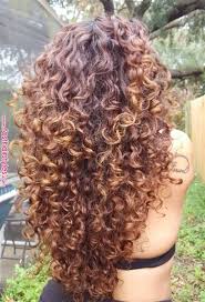 Cafe Ajuda O Cabelo A Crescer 2 Formas De Usar O Cafe Para Fazer O Cabelo Crescer Rapido Cabelo Encaracolado Penteados Naturalmente Cacheados Cabelo Comprido Encaracolado