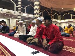 Originally developed as a satellite township for kuala lumpur, the capital of malaysia, it is part of the greater kuala lumpur area. O Xrhsths Ahmad Zahid Hamidi Sto Twitter Solat Maghrib Isyak Serta Bacaan Yasin Tahlil Dan Solat Hajat Di Masjid Al Husna Petaling Jaya Prkserisetia Semalam Https T Co 7lhpqdcttd