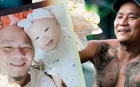 Anh Minh bán rau rơi nước mắt nói về con gái út: "Nếu có một điều ước, chỉ  ước con bé có thể ở với vợ chồng tôi thật lâu"