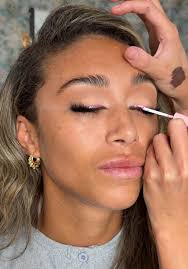 Makeup Lessons with Aimee Bailey: iPhone Comparison