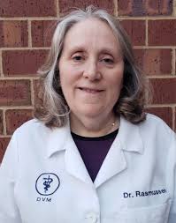 the pet clinic veterinarian in omaha