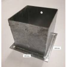 Le chapeau est spécialement conçu pour des poteaux. Support Pied De Poteau 7 X 7 X 75 Cm 7x7 A Enfoncer Galvanise A Chaud Sud Bois Terrasse Bois Direct Scierie