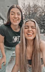 Addison rae n charli damelio. 89 Charli D Amelio And Addison Rae Ideas In 2021 Addison Famous Girls Friend Photoshoot