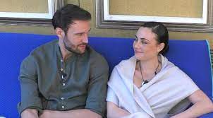 Rosalinda cannavò e andrea zenga si sono conosciuti durante la loro partecipazione al gf vip e nella casa è scattato l'amore, tanto da cominciare subito dopo il reality una love story, felici. Gf Vip 5 Rosalinda Cannavo Pensierosa Si Confida Con Andrea Zenga Sai Ora Che Palate Di Mer A Che Mi Arrivano Isa E Chia