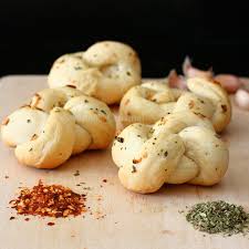 Swapna S Cuisine Soft Garlic Knots Recipe Garlic Knots Recipe Recipes Garlic Knots
