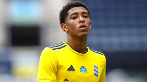 Man spekuliere darauf, dass diese wertschätzung den spieler von einem wechsel überzeugen könne. Bundesliga Bvb Verpflichtet Jude Bellingham Aus Birmingham