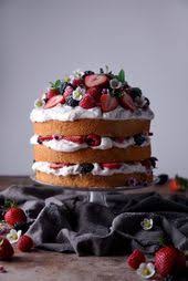 Zitronen Torte Mit Frischen Beeren Layered Cakes Erdbeer Kuchen Dessert Ideen Cupcake Kuchen