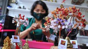 Dalam bahasa mandarin, gong xi fa cai ternyata punya makna bahwa kita mendoakan keselamatan dan kesejahteraan bagi orang yang kita beri ucapan. Dmprkenis3qktm