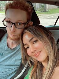 Is He Rich?”, A Wife Got Criticized for Marrying an “Ugly” Husband, But She  Confronts Haters Wisely