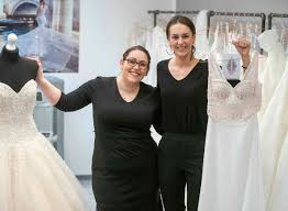 Sie können zwischen langen oder kurzen brautkleidern, strandhochzeitskleidern, brautkleidern in übergrößen. Moers Mit Brautgefluster In Den Hochzeitsmonat Mai