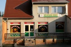 The crust is tender on the inside and crispy on the outside and resembles pies made in naples, italy. Gemeinde Rietschen Med Kebab Haus Rietschen