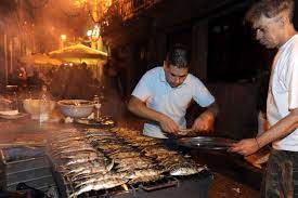 Com maior ou menor imaginário popular, há restaurantes e hotéis no porto e em gaia que já lançaram os seus menus de são joão. Viver A Noite De Sao Joao No Porto Como Um Tripeiro Um Roteiro Alma De Viajante