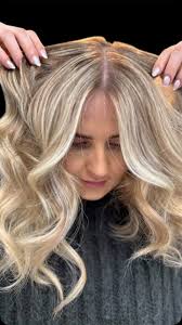 väldigt softa, mjuka. balayage 👌🏻, 🔥🔥🔥🔥🔥🔥🔥🔥🔥🔥🔥🔥, A very  beautiful hair color that we demonstrated without additional pigments. A  combination of pearl beige and blonde that can only be found at Roya ...