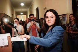 Stream tracks and playlists from ofelia fernandez on your desktop or mobile device. Quien Es Ofelia Fernandez La Legisladora Mas Joven De La Historia De La Argentina Diario Digital Femenino