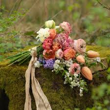 These joyful blooms will bring many happy returns on your special day. Pin On Seasonal Irish Wedding Flowers