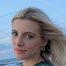 Olivia Novak's Instagram, Twitter & Facebook