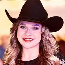 Cora Pearson's Instagram, Twitter & Facebook