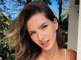 Lo más especial de la pieza elegida por maría eugenia suarez, también conocida como la china, es que las botas fueron diseñadas por su amiga sofía sarkany, quien lamentablemente falleció a causa de cáncer cervicouterino. La China Suarez Confirmo Que Tiene Coronavirus La Cabeza No Para Y Puede Jugarte Una Mala Pasada Infobae