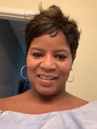 she walks the line between elegance and ease