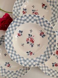 4 Assiettes Creuses Digoin Modele Bastia Decor Fleurs Roses Et Vichy Bleu Country Kitchen Decor Checkered Decor Tableware