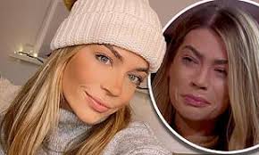 Sarah trott shut down last night's bachelor drama on instagram, saying real queens fix each other's crowns, seemingly in reference to queen victoria. Wuxzbd6yx Extm