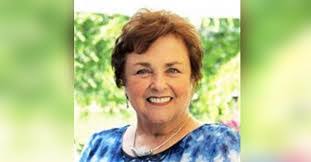 Diana Ayres's Instagram, Twitter & Facebook