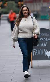 Still engaged to her fiancé david mcintosh? Kelly Brook In Casual Outfit London 09 24 2020 Celebmafia