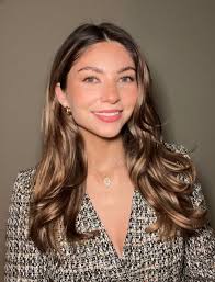 Jessica Burbank's Instagram, Twitter & Facebook