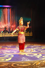 Mak yong is a malay dance drama tradition found primarily in the north eastern malaysian states of kelantan/terengganu and the. Mak Yong Kelantan