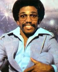 Hoy lamentamos la noticia de este extraordinario cantante Venezolano . Larry  Machado quien hizo gran parte de su carrera con la banda y su salsa joven,  desde aca nos unimos al duelo