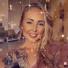 Amber Giles (@Mizz3Stripes)